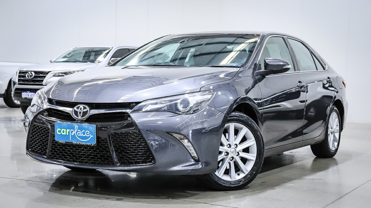 Toyota Camry image 1