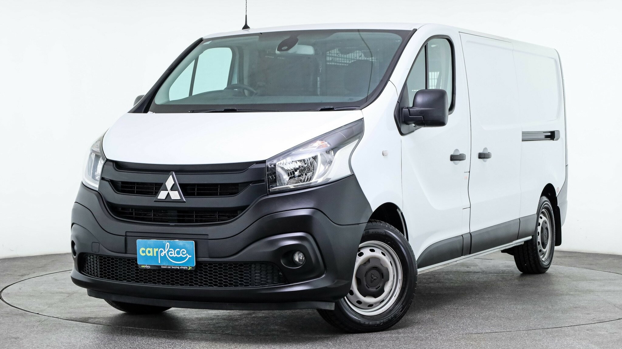 Mitsubishi Express image 1