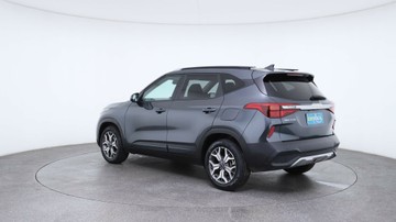 https://vehicle-cdn.autoleague.cloud/3881_1105641_7.jpg