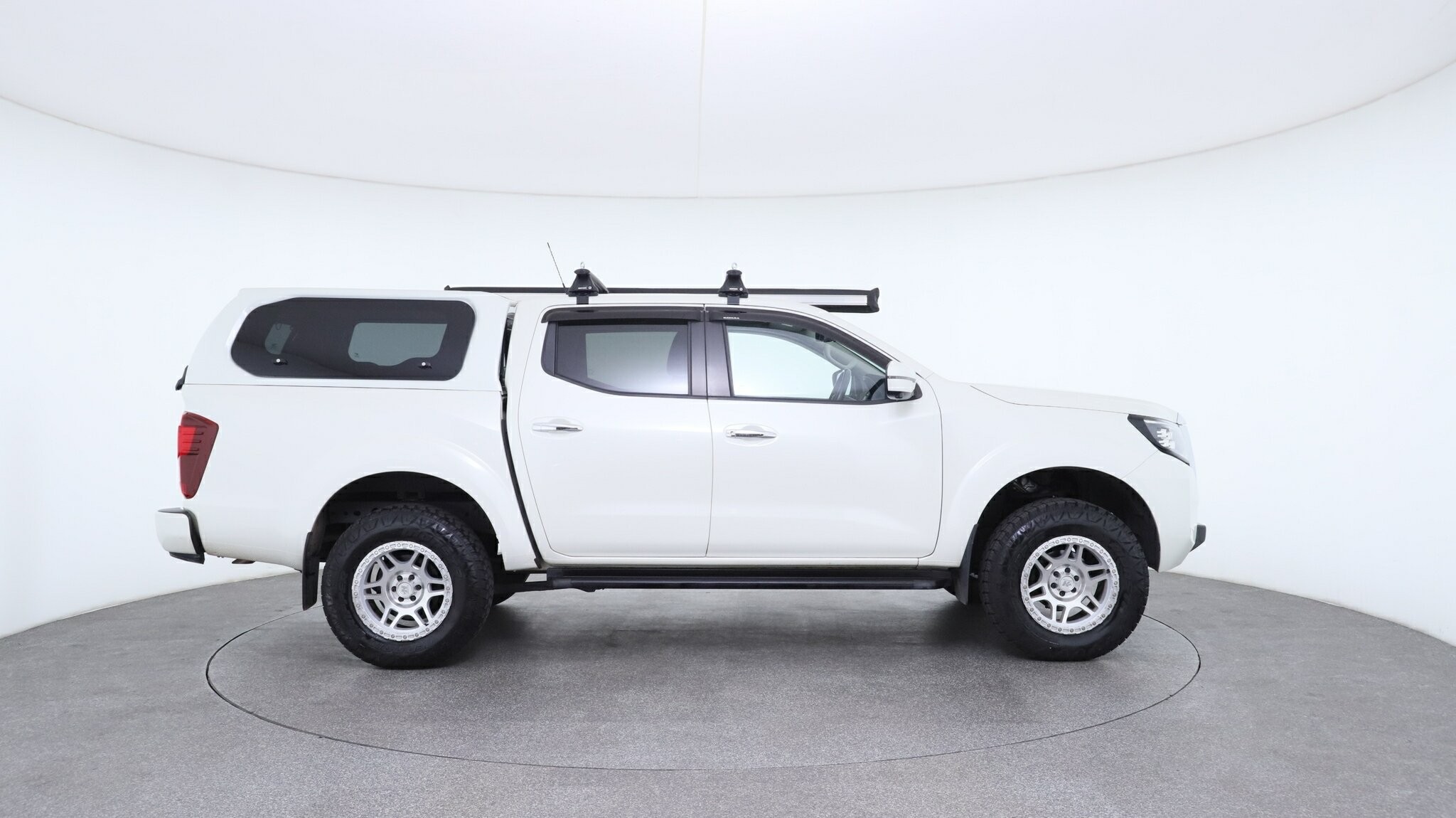 Nissan Navara image 4