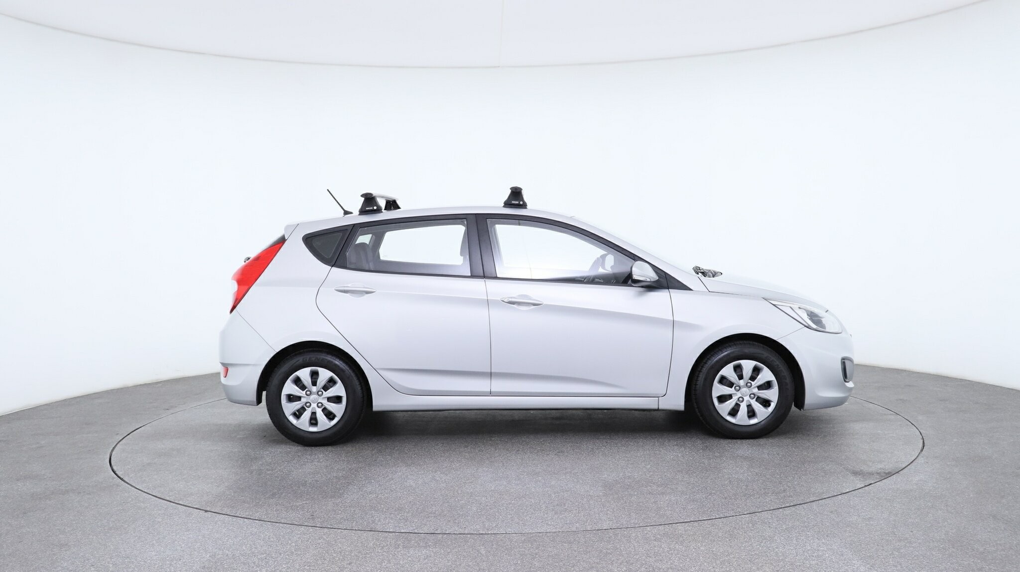 Hyundai Accent image 4