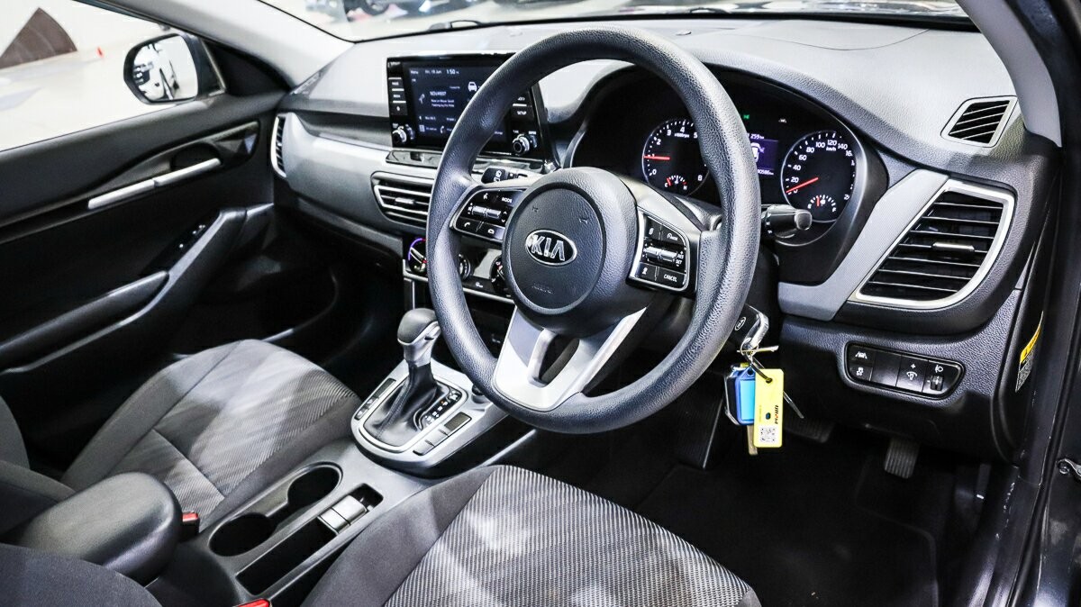 Kia Seltos image 4