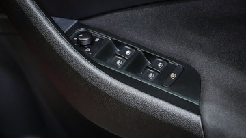https://vehicle-cdn.autoleague.cloud/3881_1105688_17.jpg