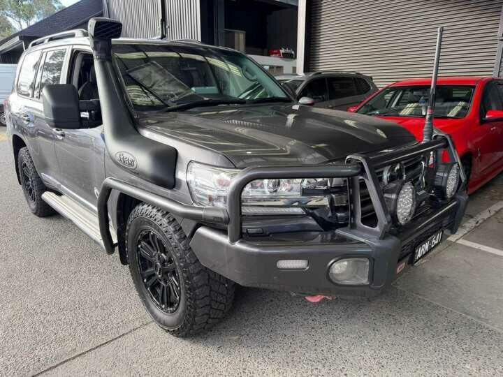 Toyota Landcruiser image 1