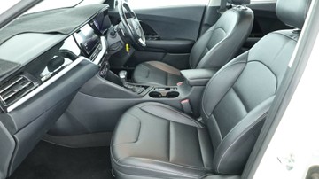 https://vehicle-cdn.autoleague.cloud/3881_1105703_15.jpg