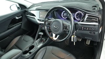 https://vehicle-cdn.autoleague.cloud/3881_1105703_6.jpg