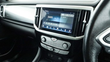 https://vehicle-cdn.autoleague.cloud/3881_1105726_27.jpg