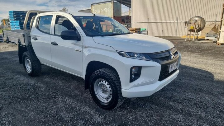 Mitsubishi Triton image 1