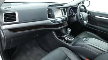 https://vehicle-cdn.autoleague.cloud/3881_1105775_15.jpg