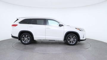 https://vehicle-cdn.autoleague.cloud/3881_1105775_5.jpg