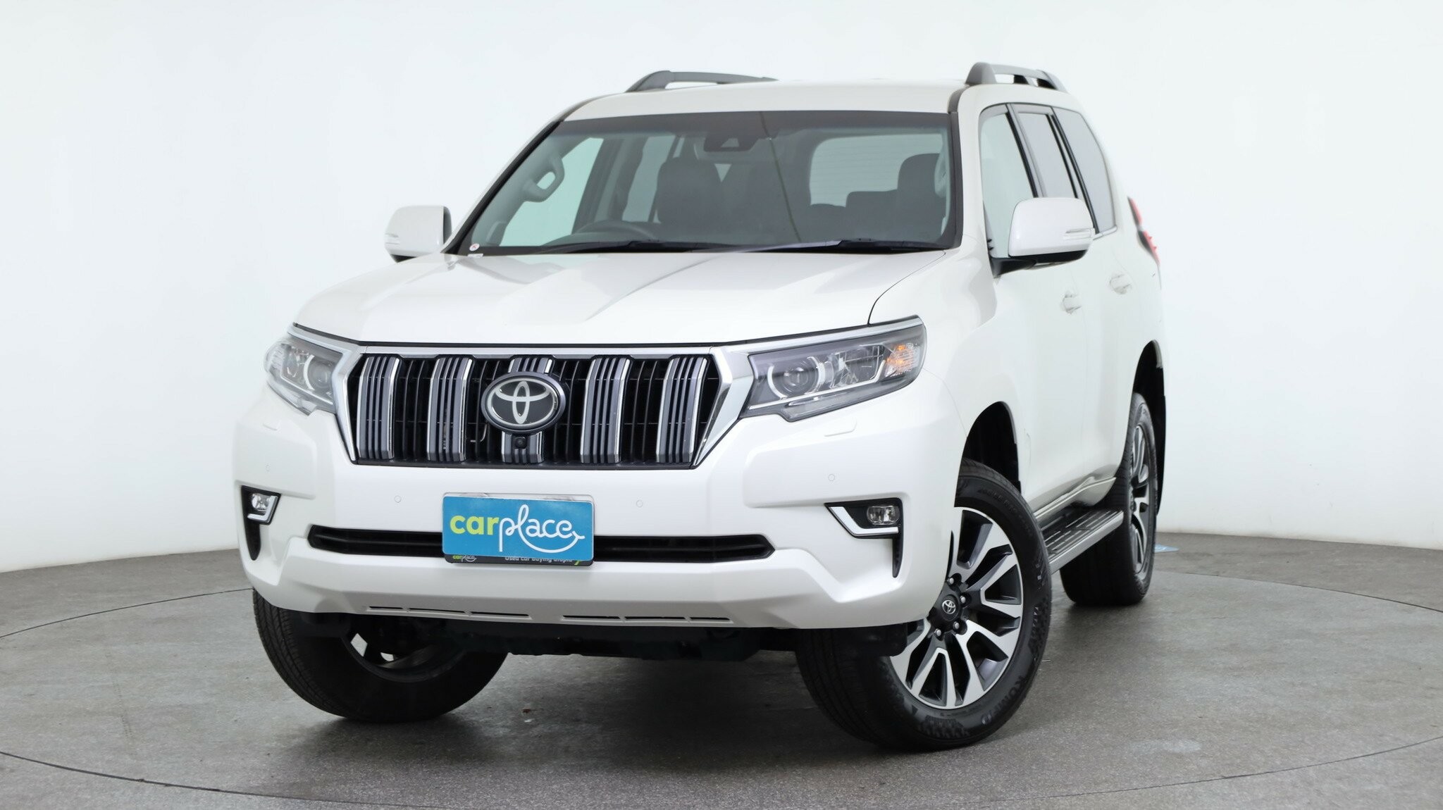 Toyota Landcruiser Prado image 2