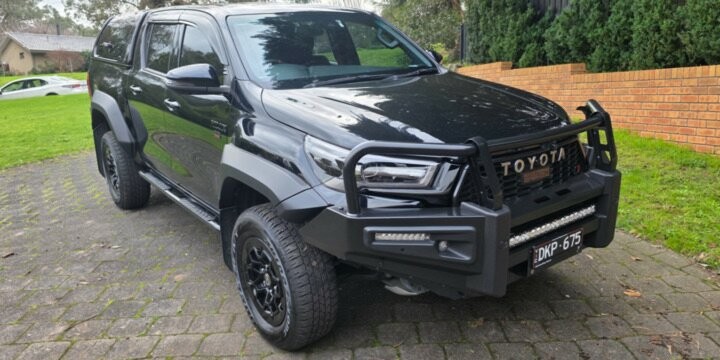 Toyota Hilux image 1