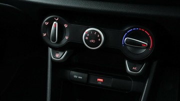 https://vehicle-cdn.autoleague.cloud/3881_1105874_21.jpg