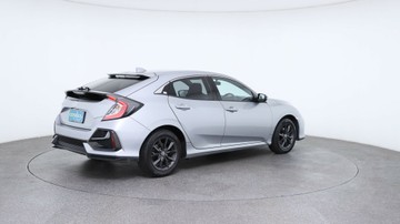 https://vehicle-cdn.autoleague.cloud/3881_1105878_7.jpg