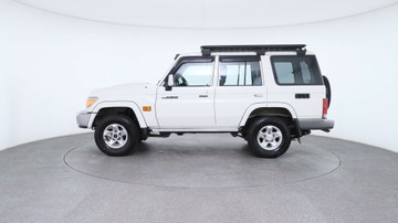 https://vehicle-cdn.autoleague.cloud/3881_1105886_13.jpg