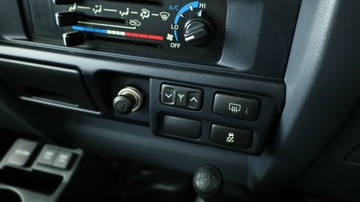https://vehicle-cdn.autoleague.cloud/3881_1105886_28.jpg