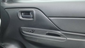 https://vehicle-cdn.autoleague.cloud/3881_1105903_13.jpg