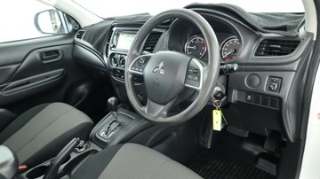 https://vehicle-cdn.autoleague.cloud/3881_1105903_15.jpg