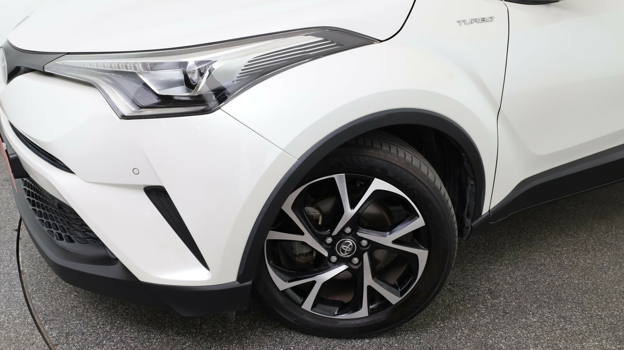Toyota C-hr image 3