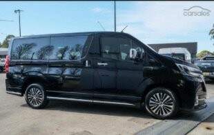 Toyota Granvia image 2