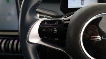 https://vehicle-cdn.autoleague.cloud/3881_1105936_19.jpg