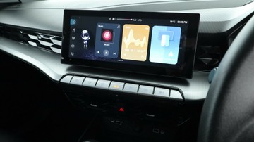 https://vehicle-cdn.autoleague.cloud/3881_1105937_15.jpg