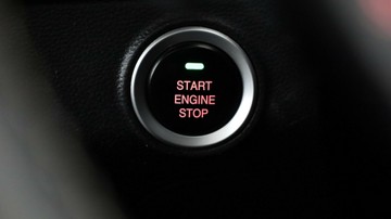 https://vehicle-cdn.autoleague.cloud/3881_1105941_22.jpg