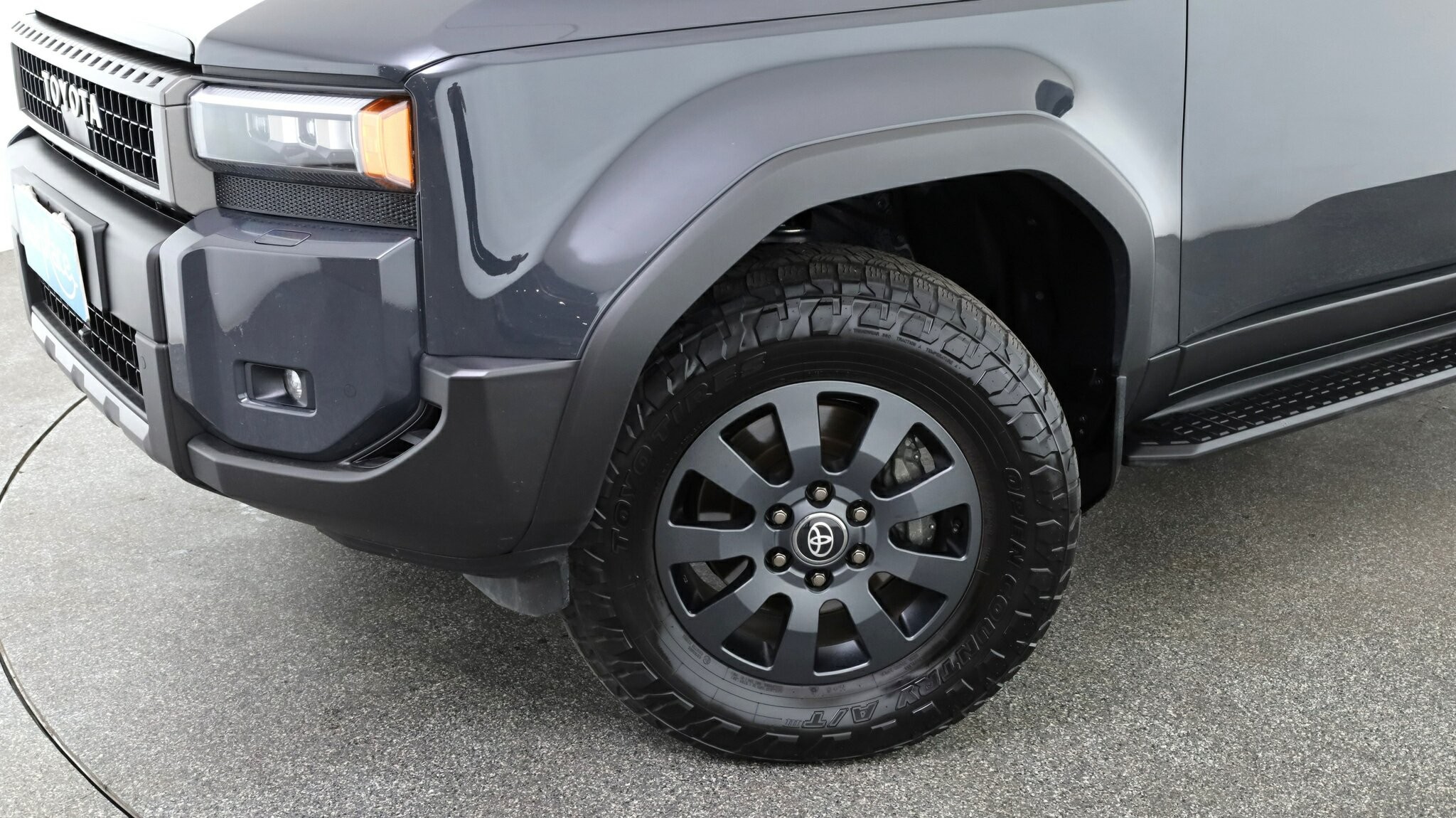 Toyota Landcruiser Prado image 3