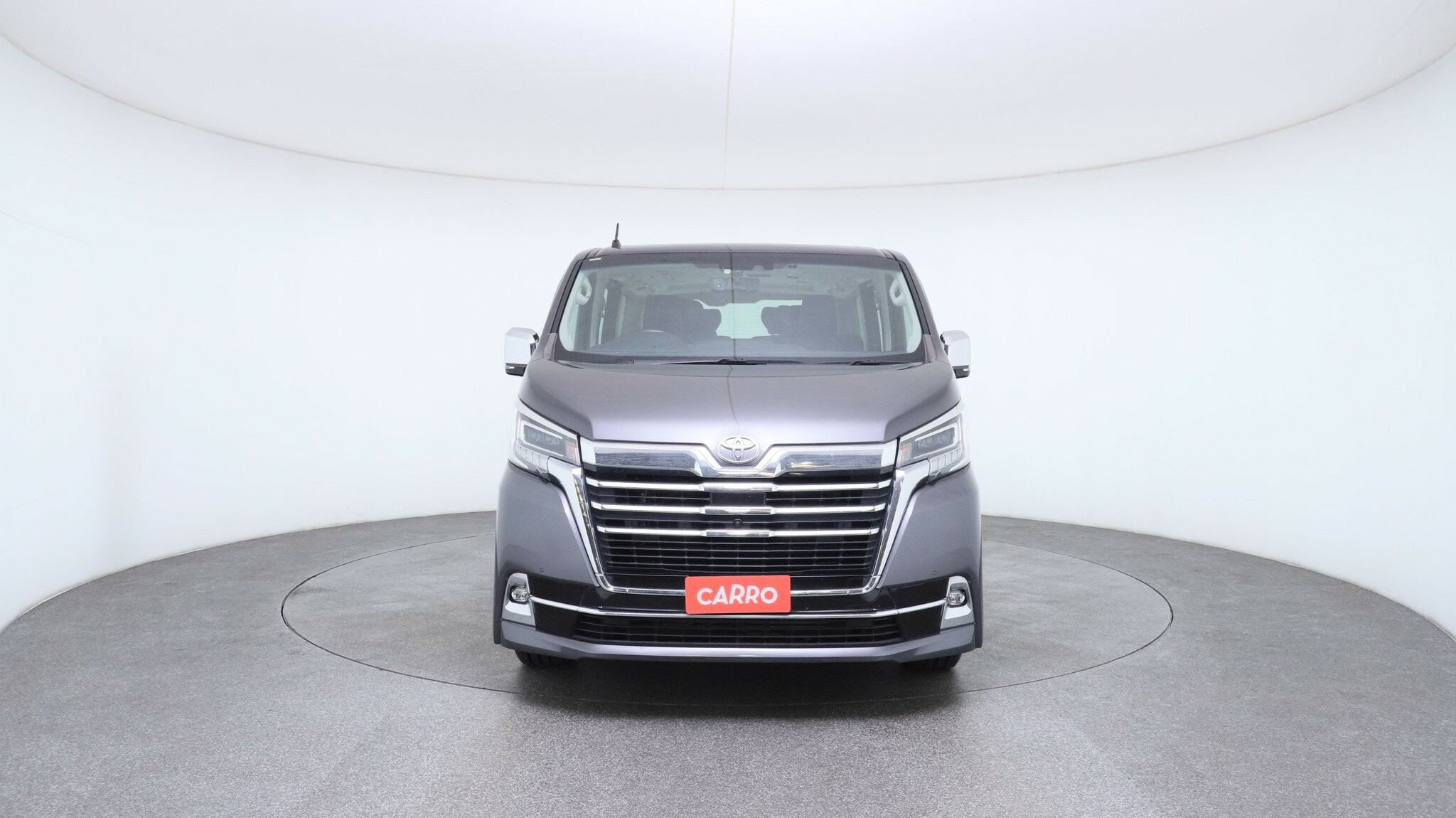 Toyota Granvia image 4