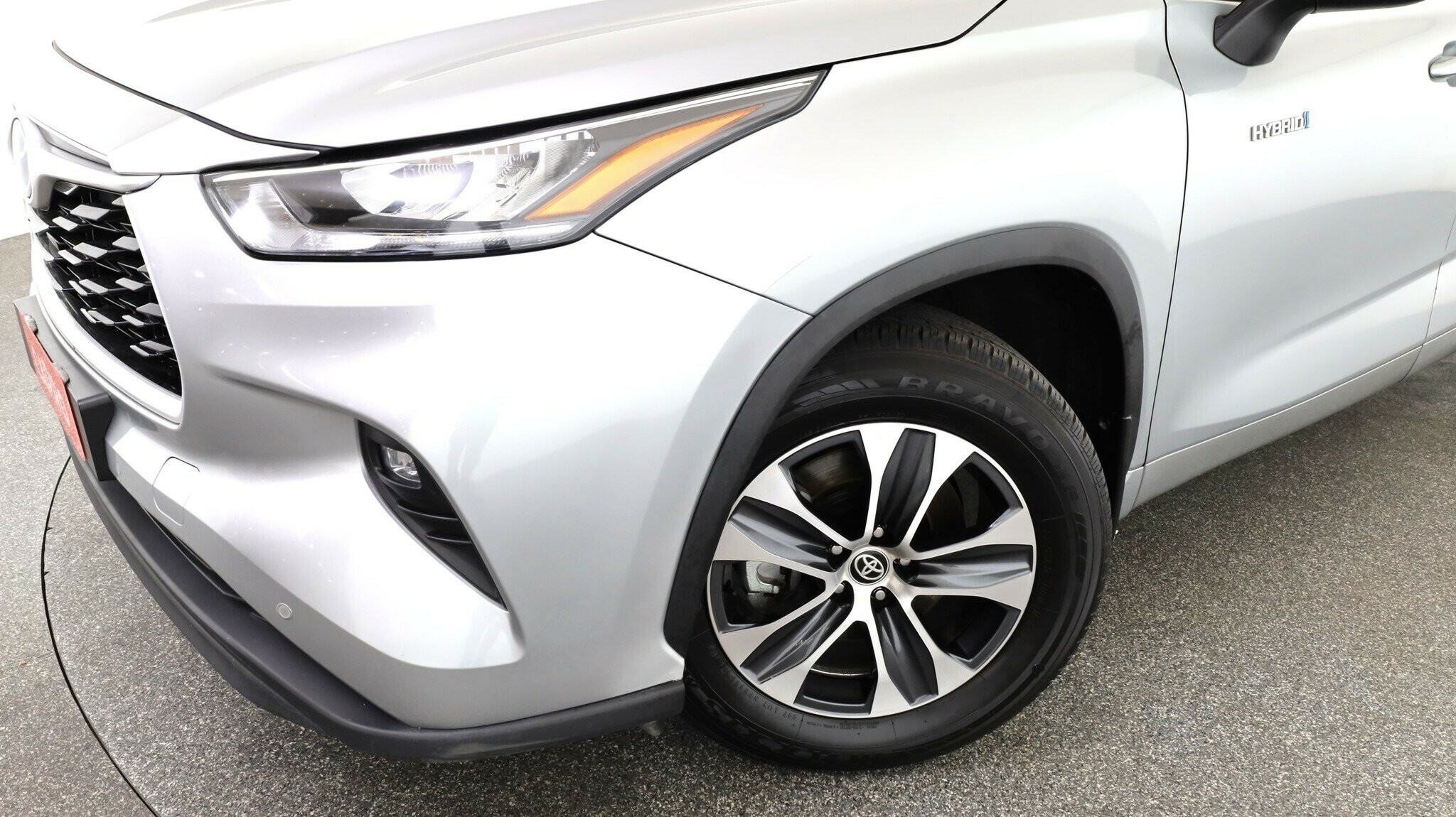 Toyota Kluger image 3