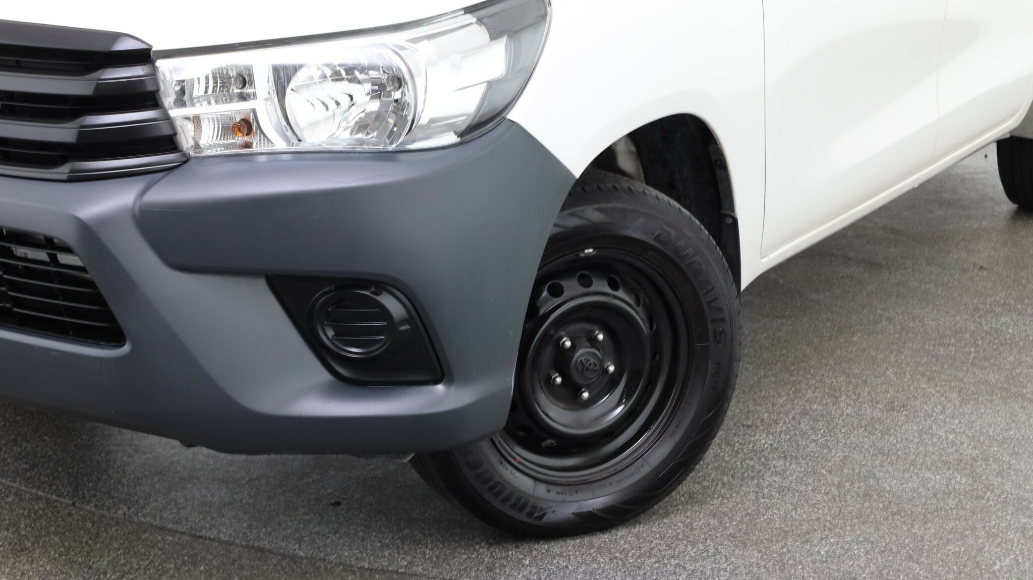 Toyota Hilux image 3
