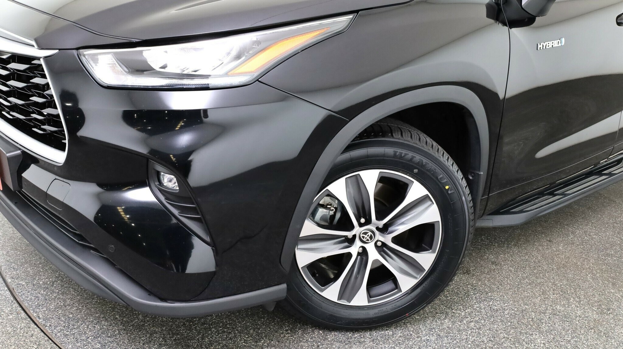 Toyota Kluger image 3