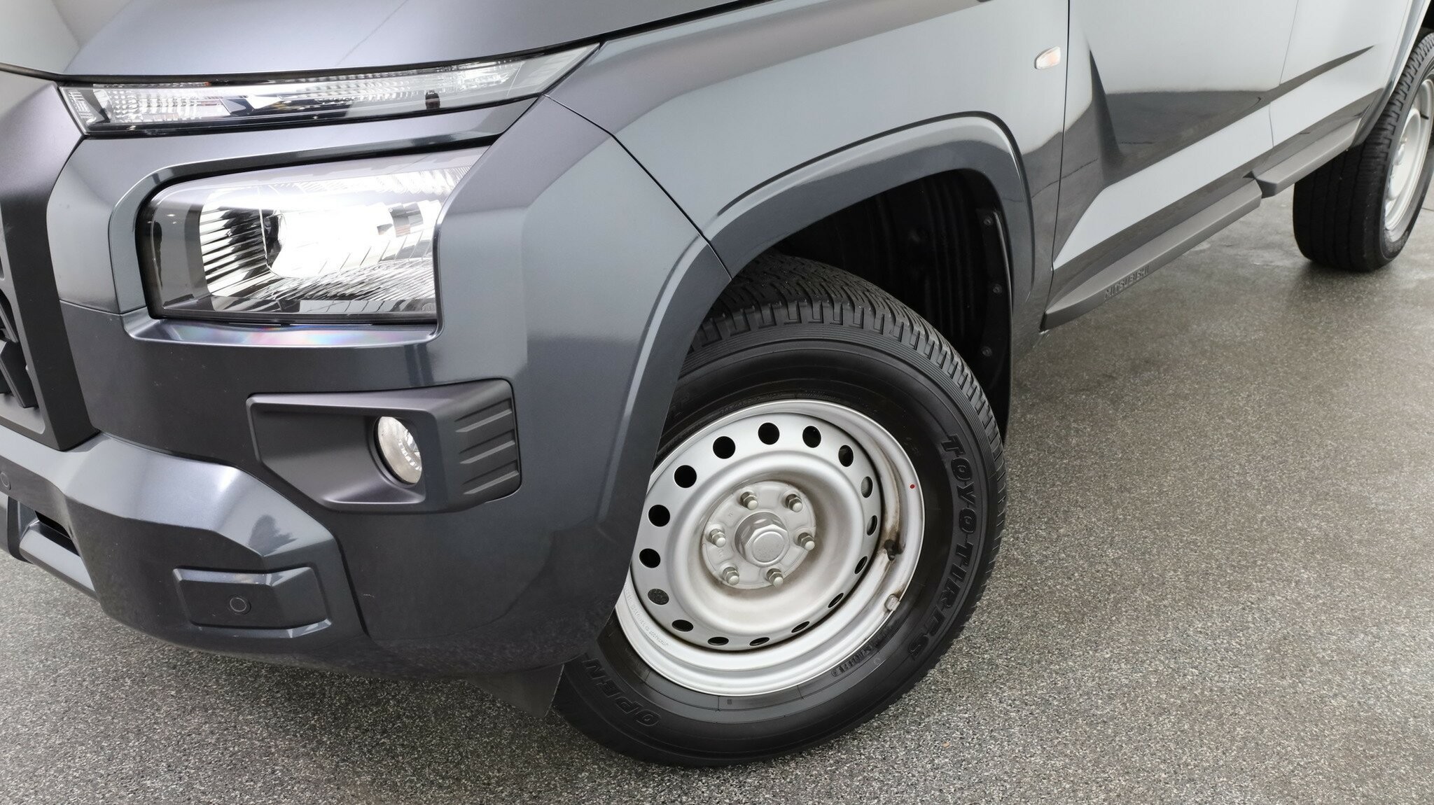 Mitsubishi Triton image 3
