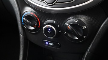 https://vehicle-cdn.autoleague.cloud/3881_1105990_20.jpg