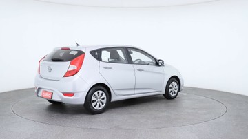 https://vehicle-cdn.autoleague.cloud/3881_1105990_9.jpg