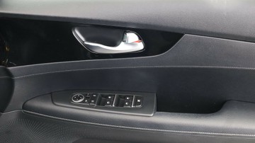 https://vehicle-cdn.autoleague.cloud/3881_1105998_13.jpg