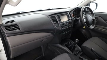 https://vehicle-cdn.autoleague.cloud/3881_1106021_23.jpg