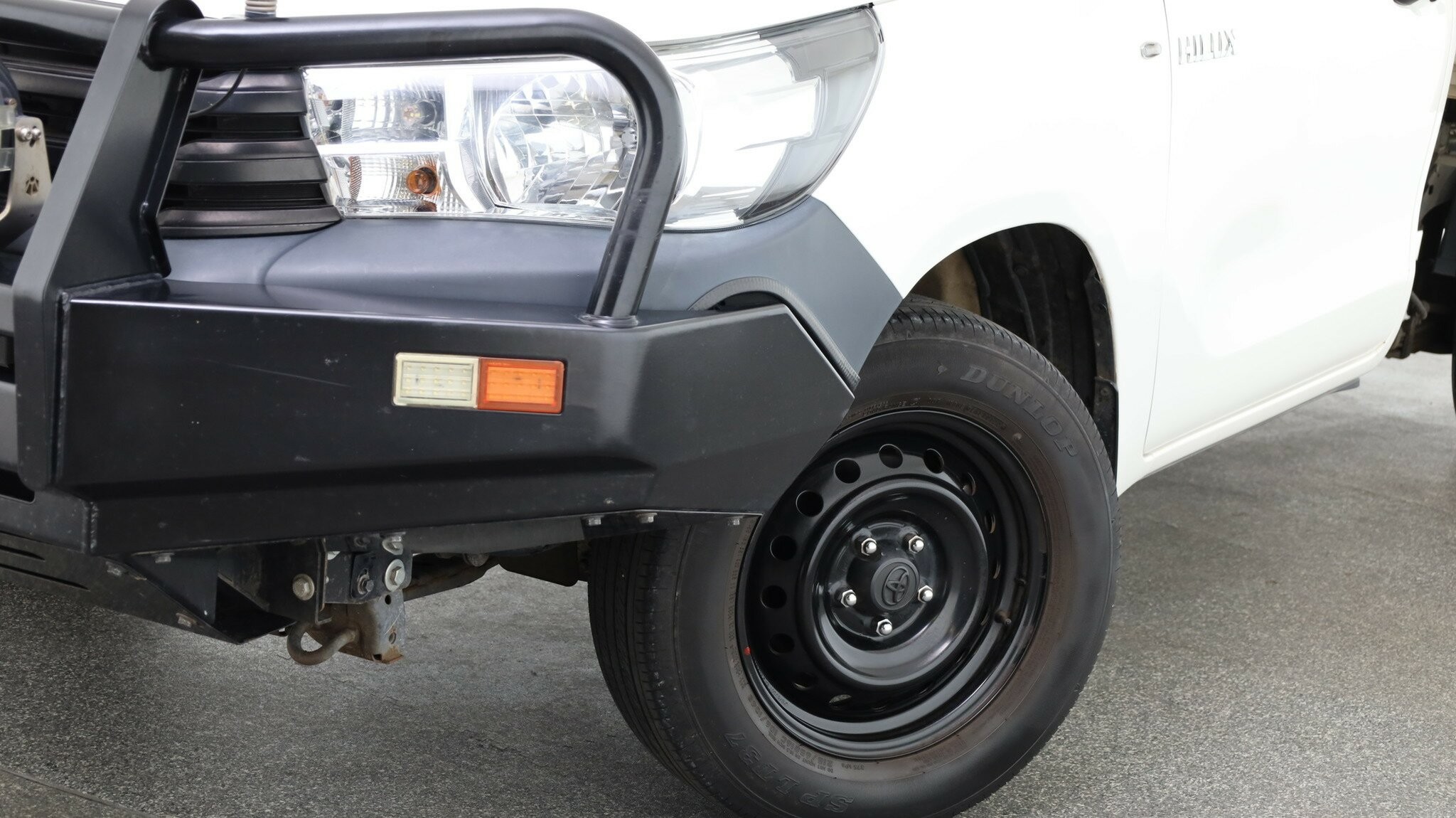 Toyota Hilux image 3
