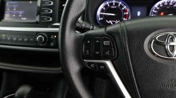 https://vehicle-cdn.autoleague.cloud/3881_1106033_17.jpg