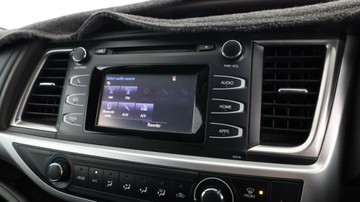 https://vehicle-cdn.autoleague.cloud/3881_1106033_18.jpg