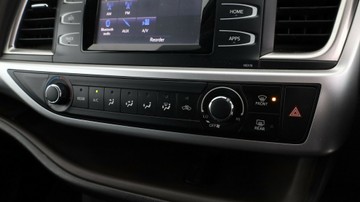 https://vehicle-cdn.autoleague.cloud/3881_1106033_19.jpg