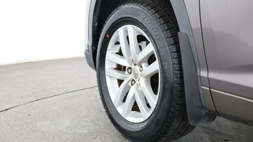 https://vehicle-cdn.autoleague.cloud/3881_1106033_6.jpg