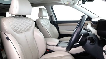 https://vehicle-cdn.autoleague.cloud/3881_1106054_15.jpg