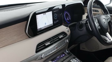 https://vehicle-cdn.autoleague.cloud/3881_1106054_26.jpg
