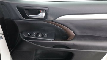 https://vehicle-cdn.autoleague.cloud/3881_1106062_12.jpg