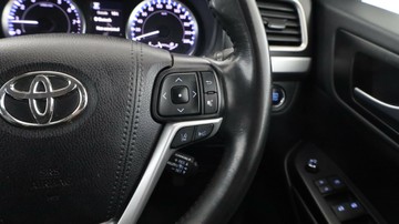 https://vehicle-cdn.autoleague.cloud/3881_1106062_17.jpg