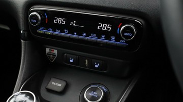 https://vehicle-cdn.autoleague.cloud/3881_1106065_22.jpg