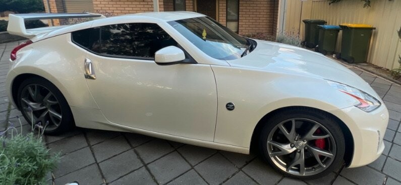 Nissan 370z image 2
