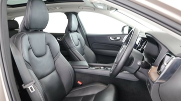 https://vehicle-cdn.autoleague.cloud/3881_1106076_15.jpg