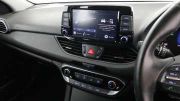 https://vehicle-cdn.autoleague.cloud/3881_1106080_17.jpg